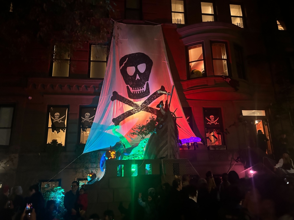 69th Street Transforms Into Spooky Spectacular For Halloween Night See It